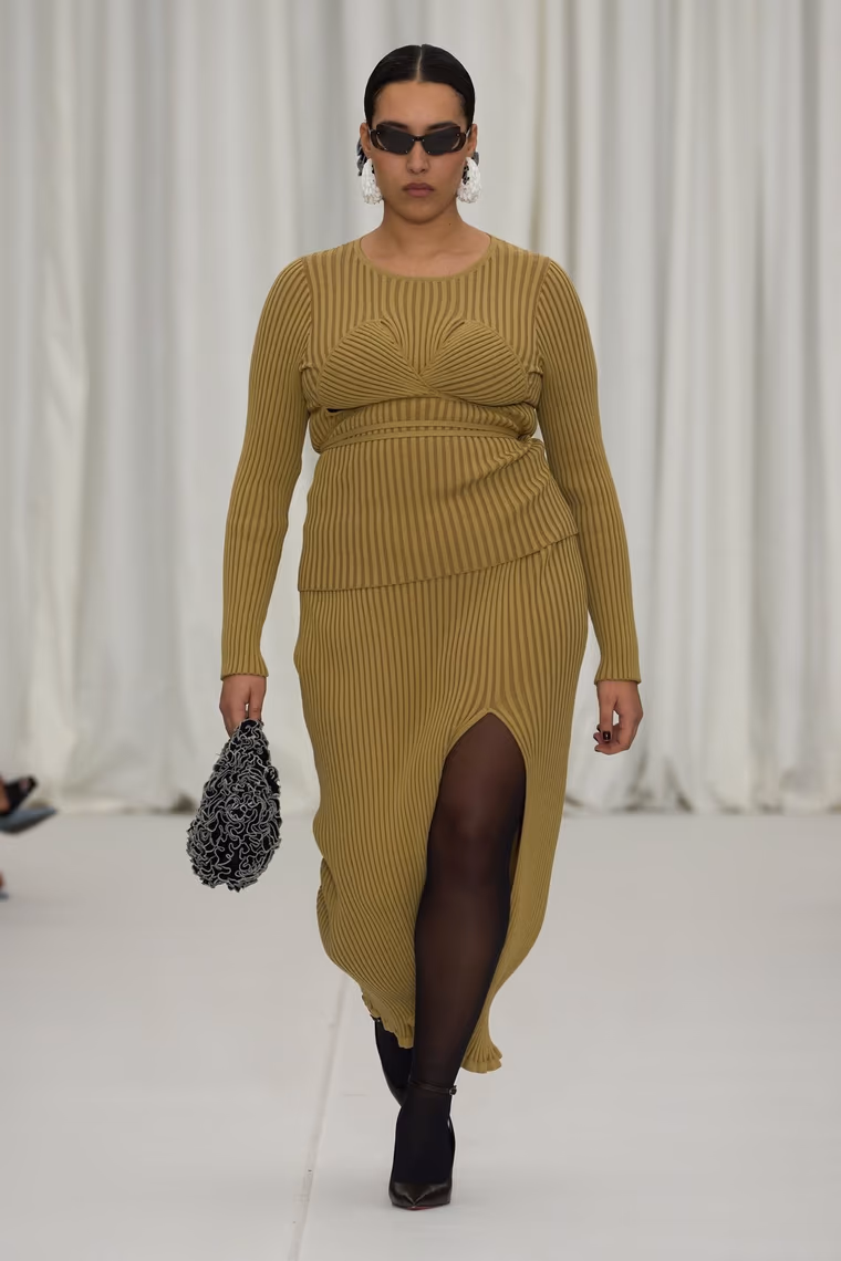 Ester Manas RTW 2024