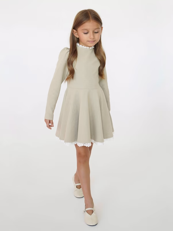 Tрикотажное платье с кружевом  TEONLY