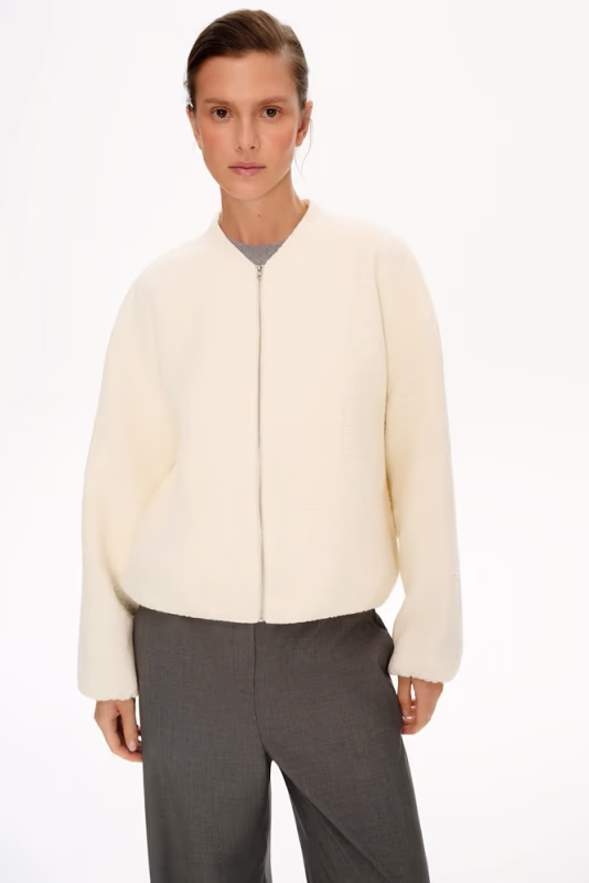 Бомбер DAISYKNIT