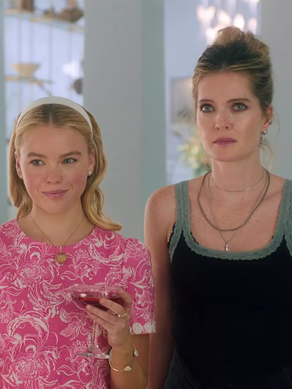 Кадры из сериала «Сирены» (2025)