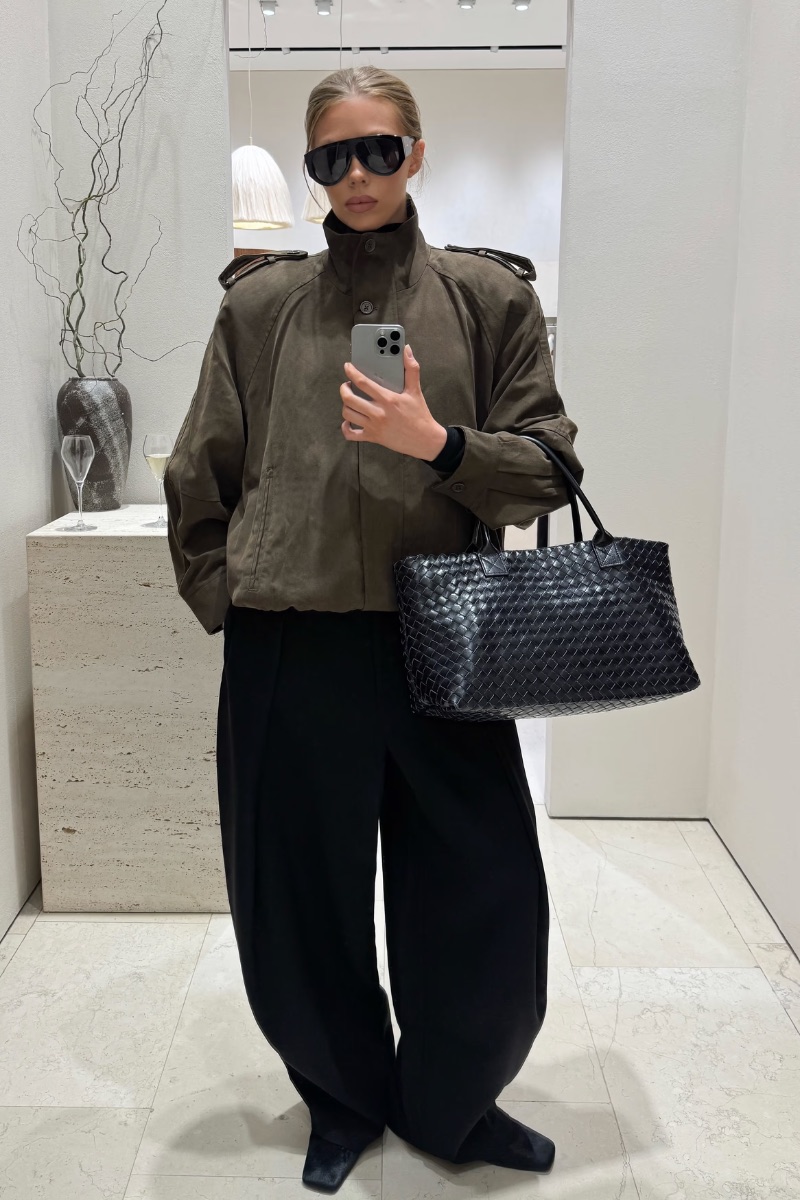 Как выбрать замшевую куртку, которая не будет зря висеть в шкафу?